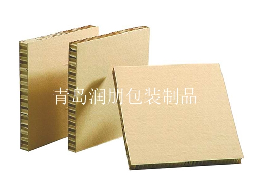 烟台蜂窝纸板的结构和制造原理是根据天然蜂窝的结构原理制造的
